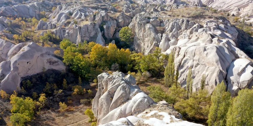 Rock formations in Gomeda Valley