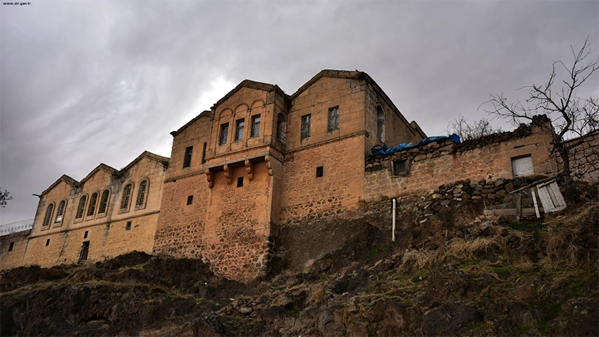 Historic Greek stone houses and lanes in Güzelyurt Gelveri