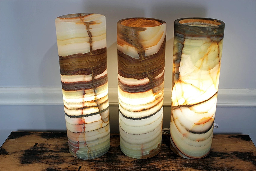 Glowing onyx stone lamp with natural patterns in Cappadocia