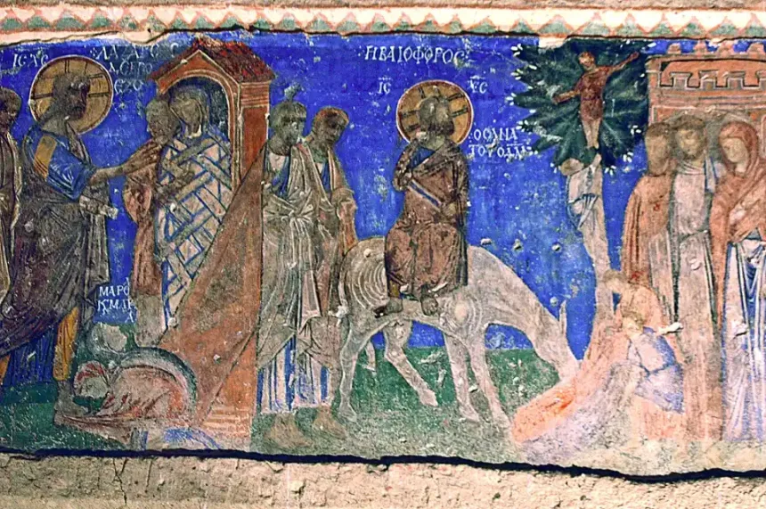Fresco de la Iglesia Nueva de Tokalı que representa a Cristo resucitando a Lázaro de la tumba