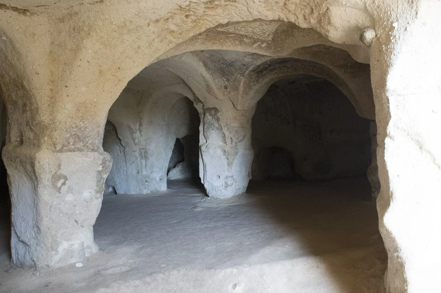 Zelve Direkli Kilise